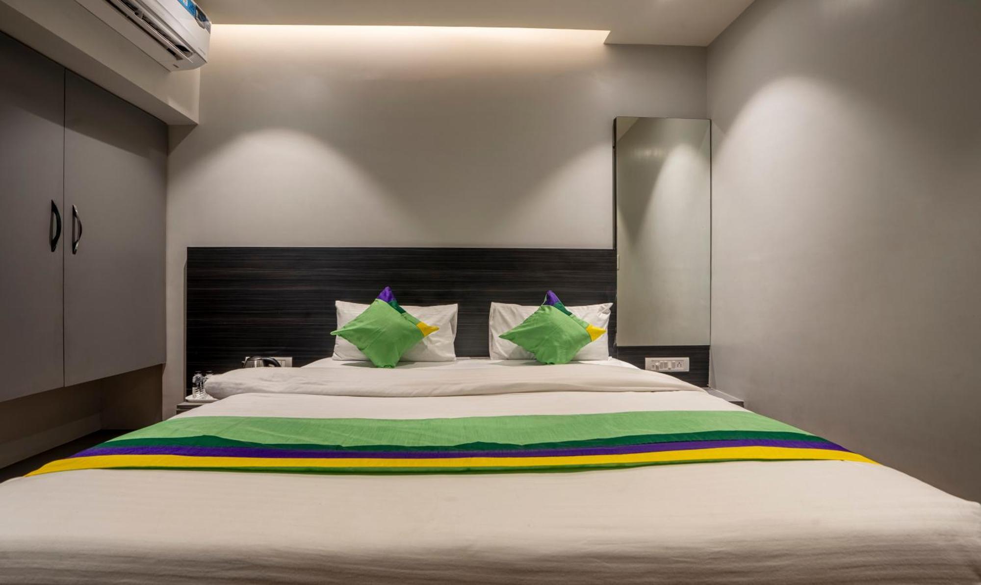 Treebo Prasha Hotel Nashik Exterior photo