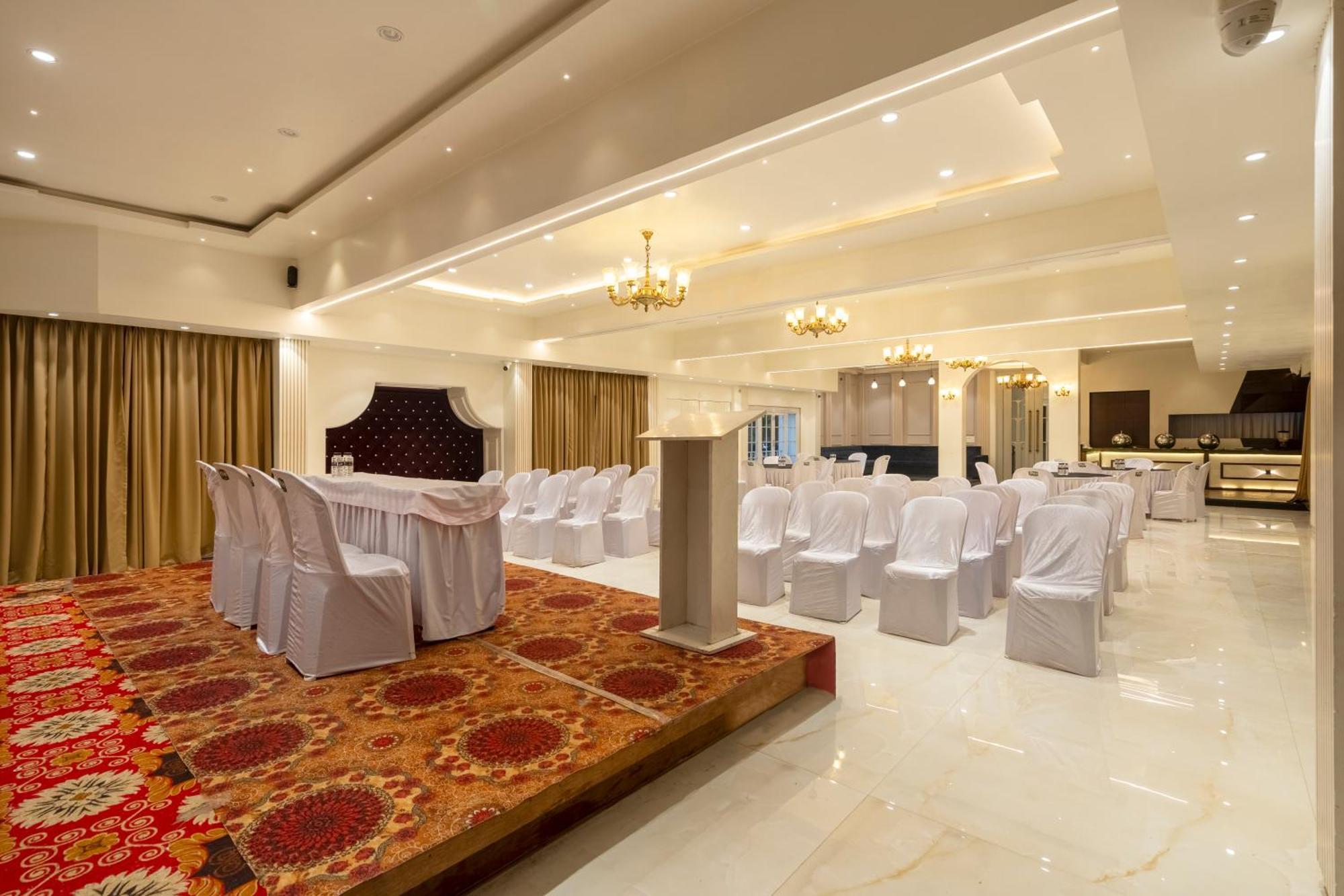 Treebo Prasha Hotel Nashik Exterior photo