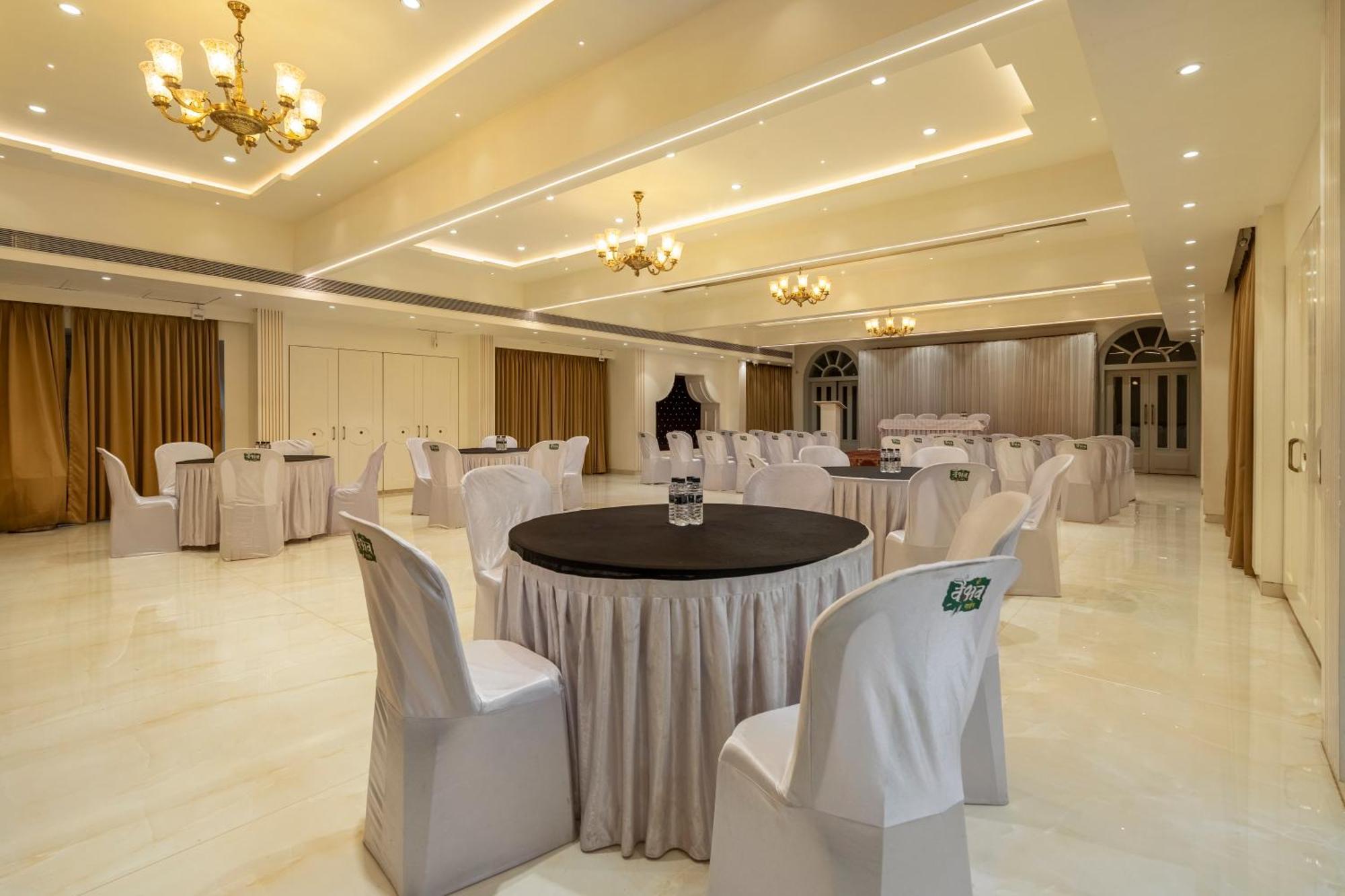 Treebo Prasha Hotel Nashik Exterior photo
