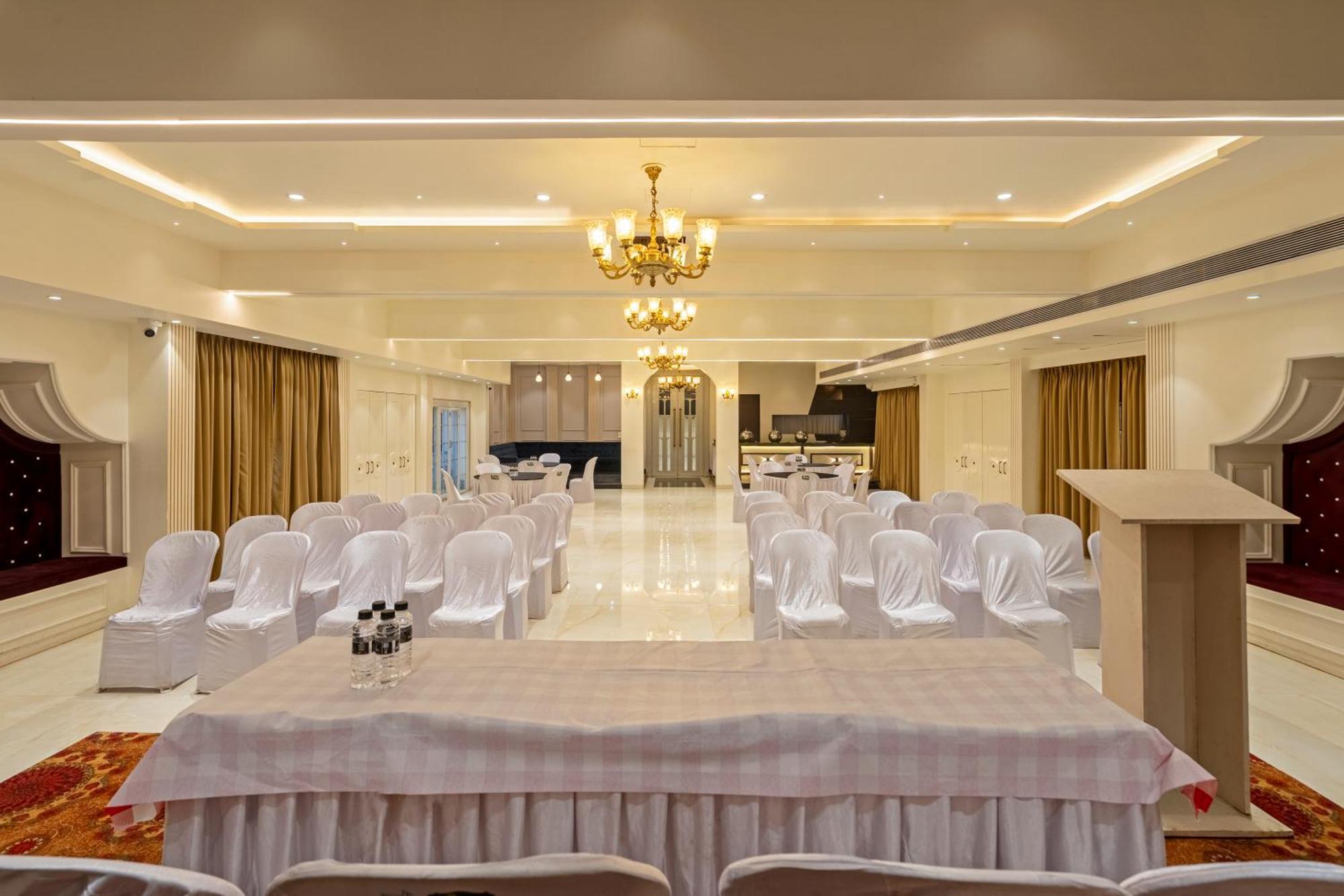Treebo Prasha Hotel Nashik Exterior photo